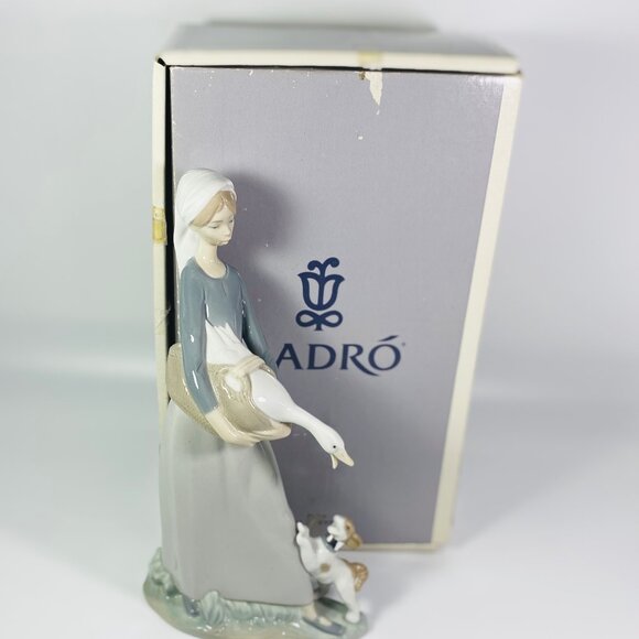 Retired Lladro Girl With Goose And Dog Figurine 4866 10.5” Tall Mint with Box - Picture 1 of 9